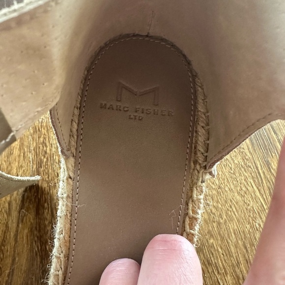 Marc fisher suede wedges size 11 - Picture 2 of 10
